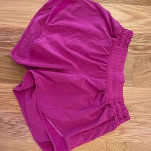 Lululemon 4in, size 4 hotty hot shorts
